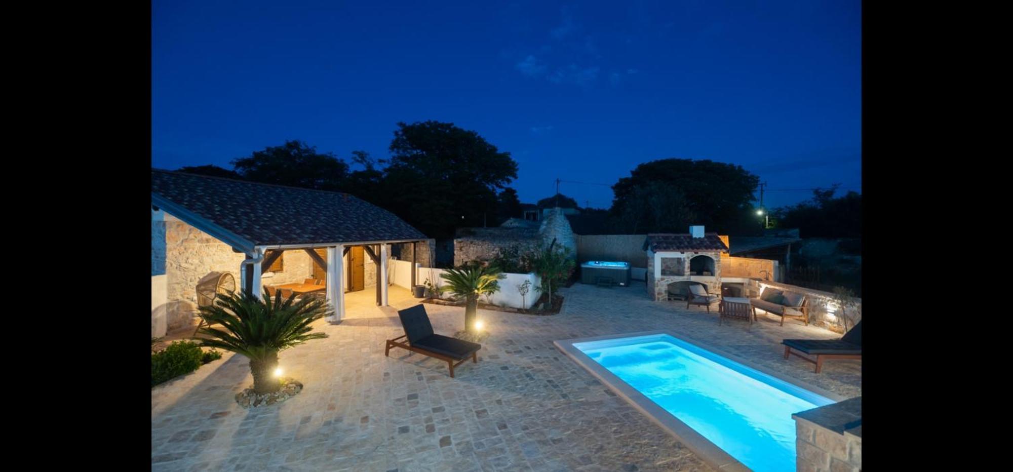 Moki'S Debi Villa Debeljak Exterior photo
